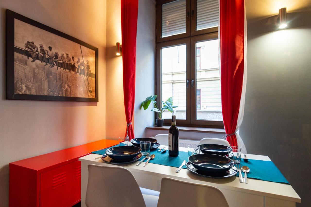 Lilly Apartment Main Train Station Old Town By The Castle Suites Cracóvia Exterior foto