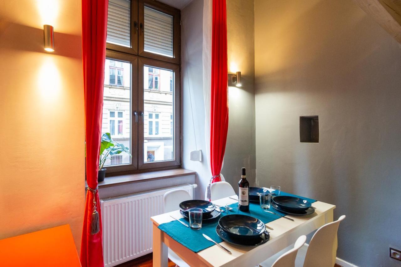 Lilly Apartment Main Train Station Old Town By The Castle Suites Cracóvia Exterior foto