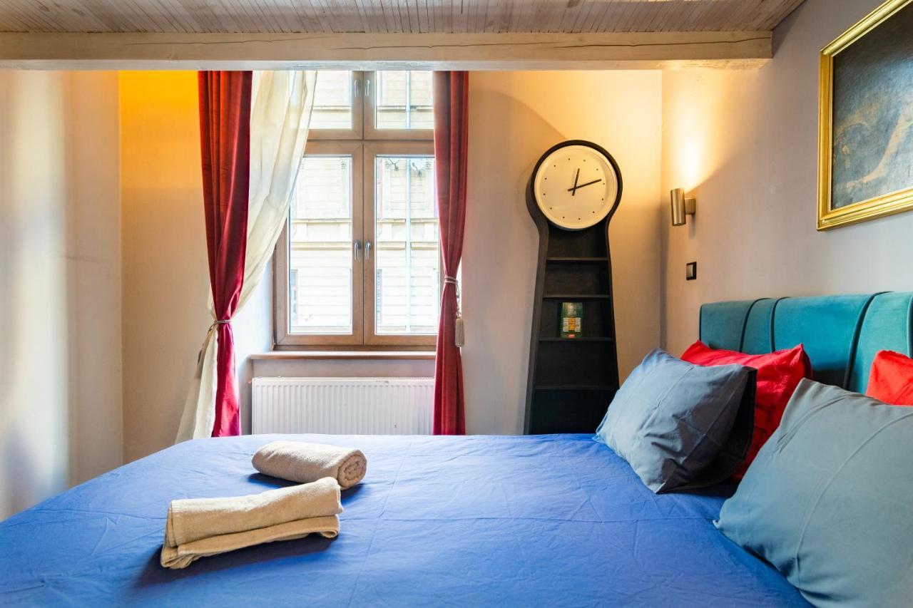 Lilly Apartment Main Train Station Old Town By The Castle Suites Cracóvia Exterior foto